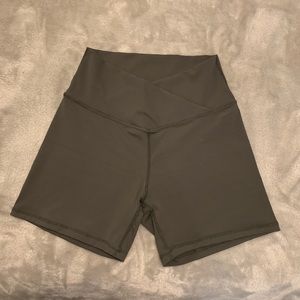 crossover biker shorts